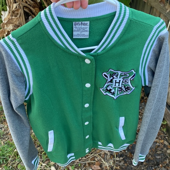 Harry Potter Slytherin jacket size large. - Picture 11 of 16